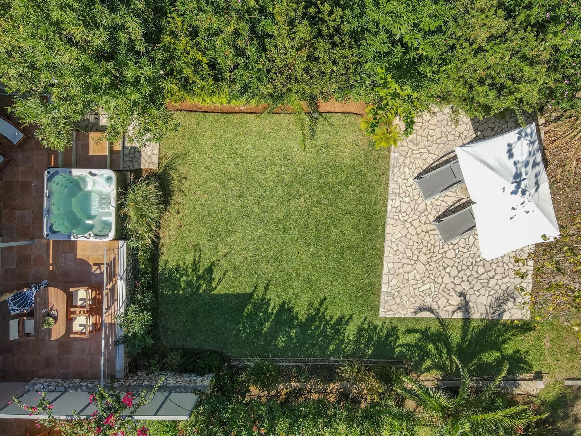 Klaritz Luxury Suites Lassi  Exterior foto
